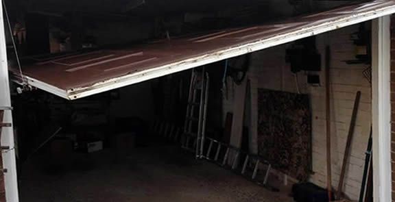 garage door repair Wigan